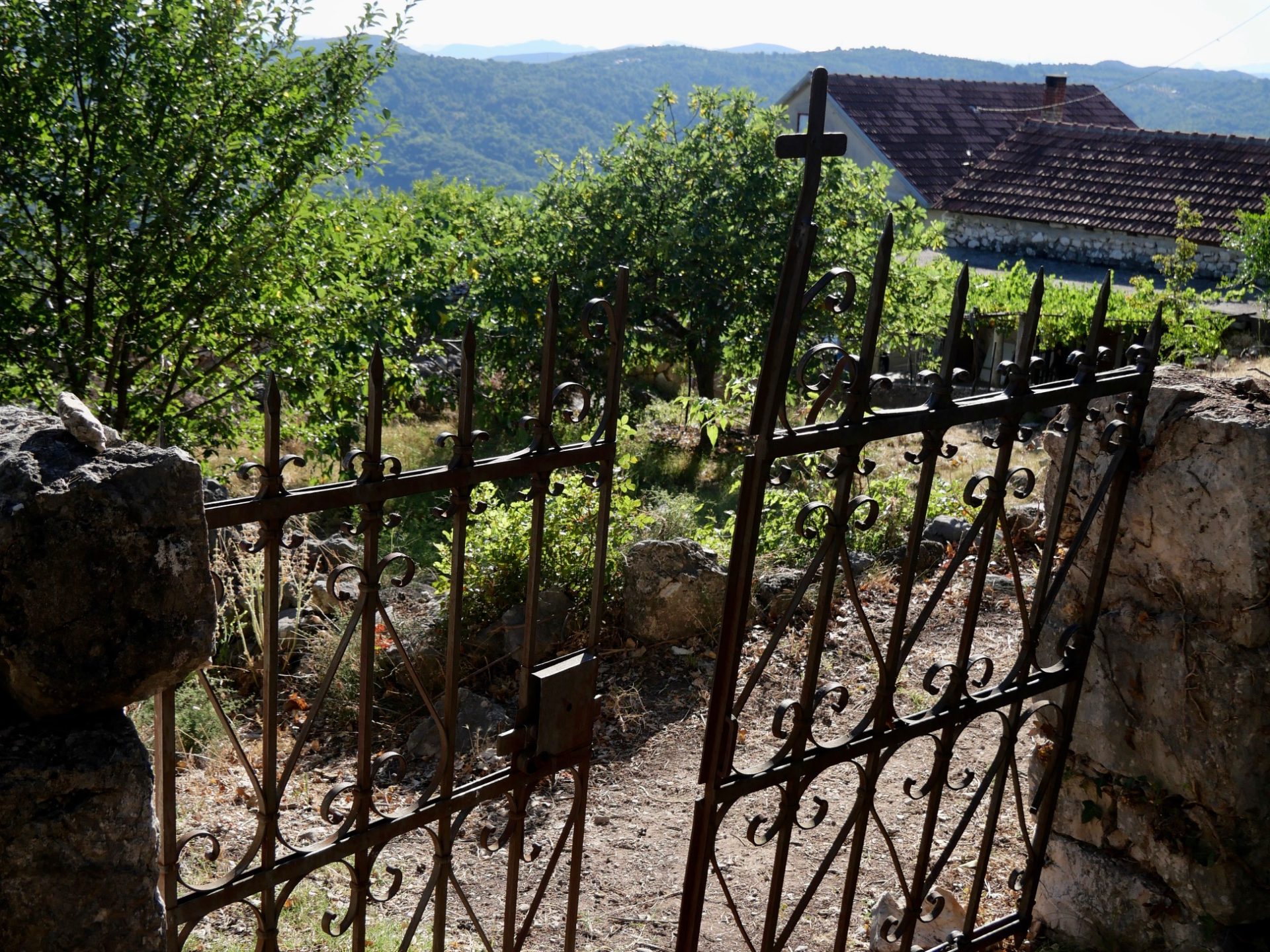 Hek kerkje stolac