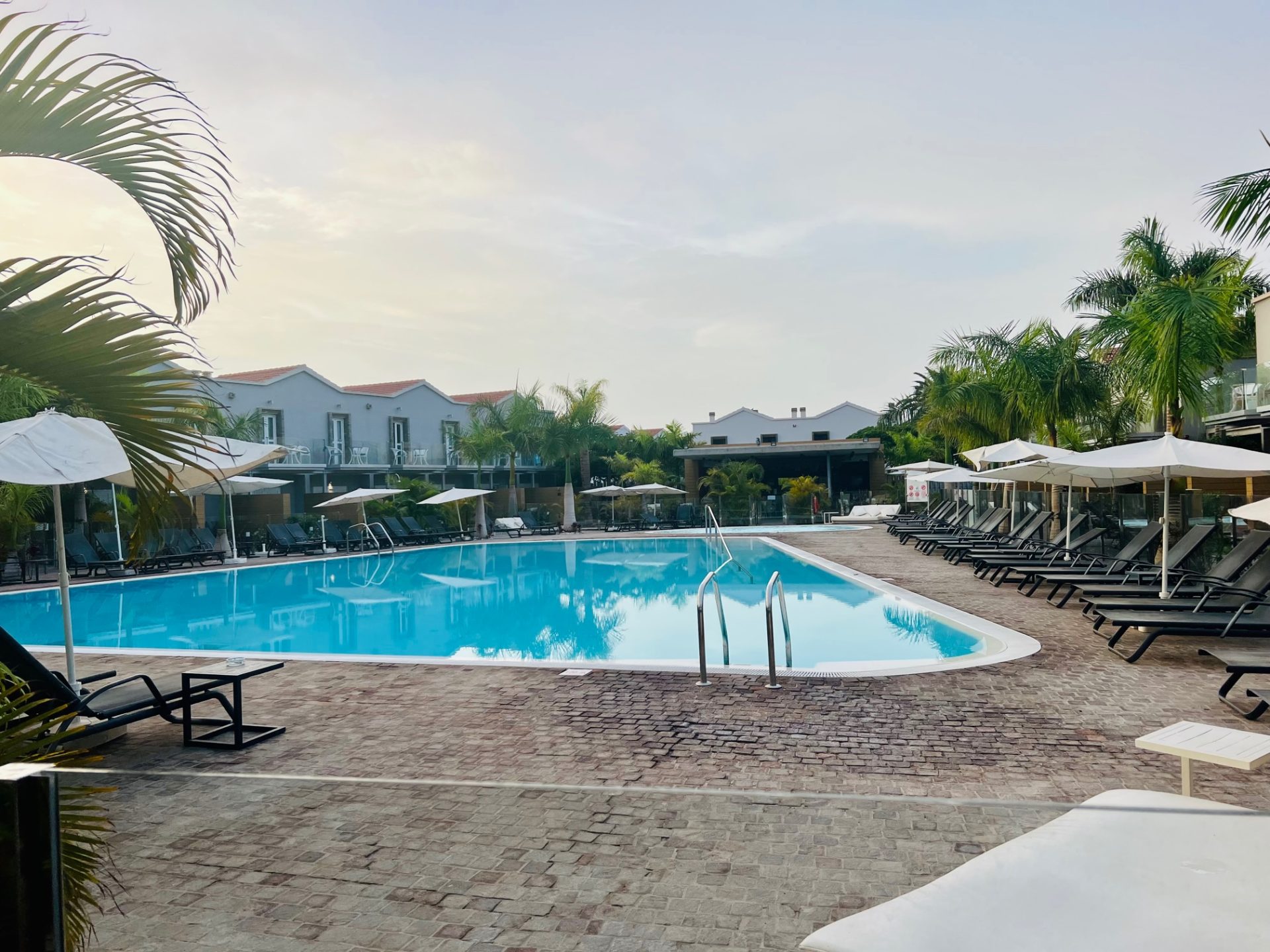 Uitzicht zwembad hotel maspalomas