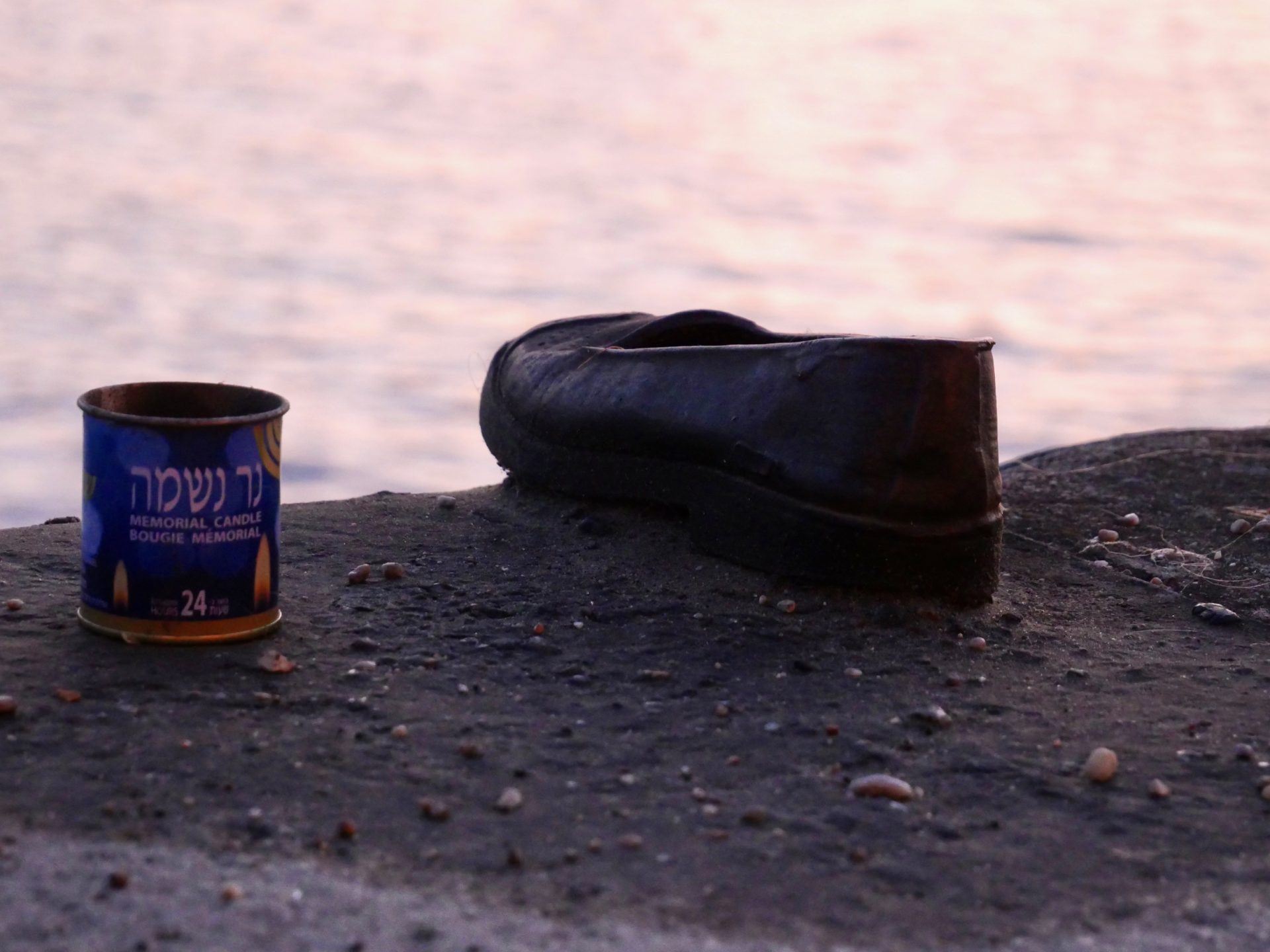 schoenen op de donaukade