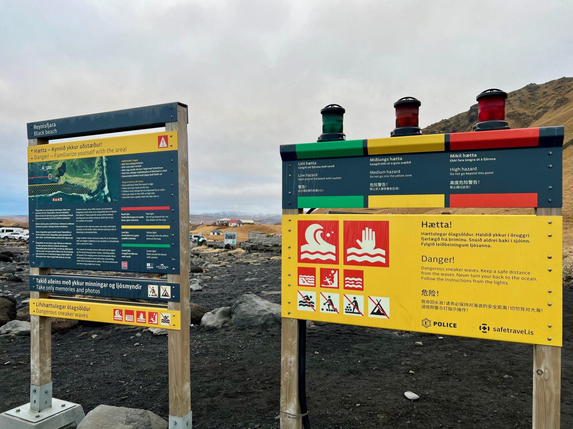 Reynisfjara black sand beach kleurcode