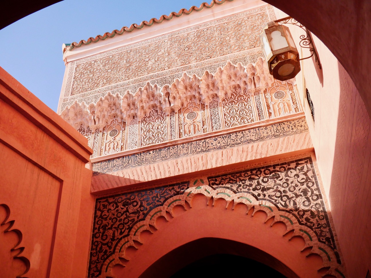 kleurrijke gebouwen marrakech