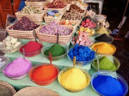 Marrakech, een kleurrijk duizend-en-één-nacht sprookje pigment marrakech