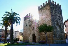 stadspoort alcudia mallorca