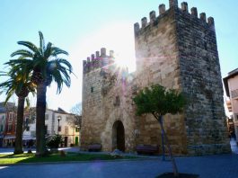 stadspoort alcudia mallorca