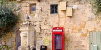 Rode telefooncel malta in Gharb
