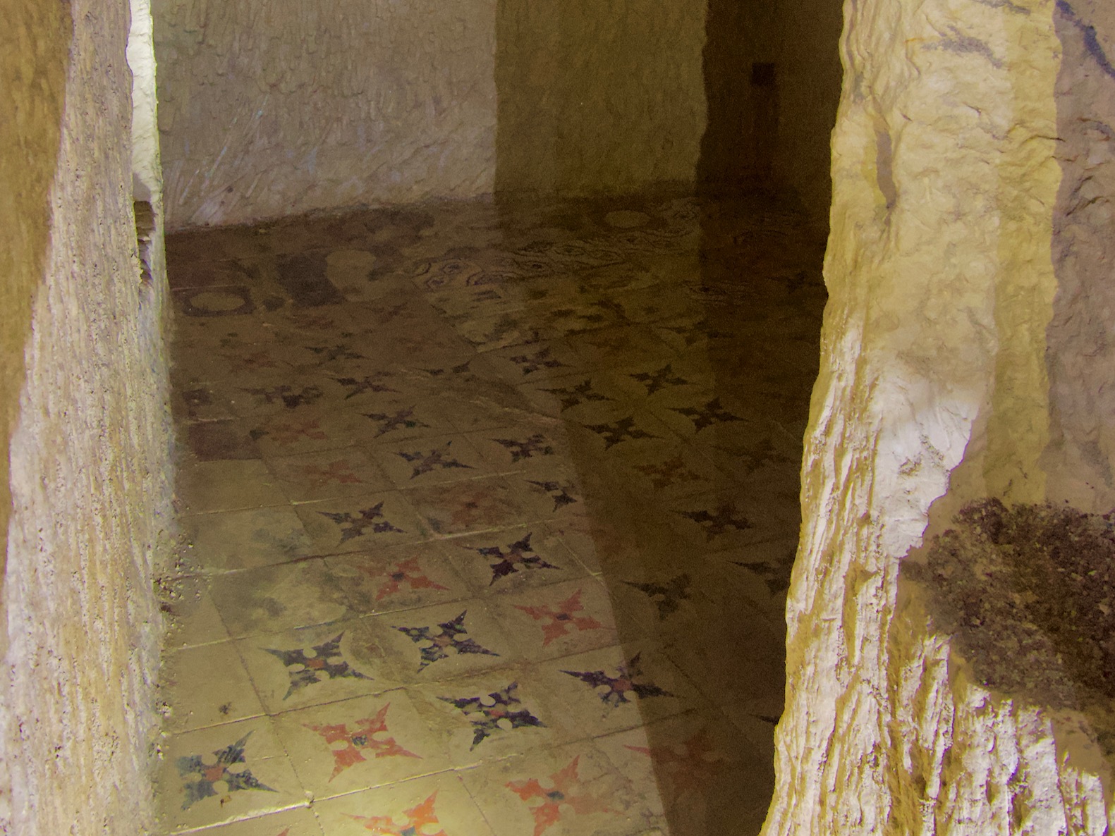 tegelvloer geheim gangenstelsel onder valletta