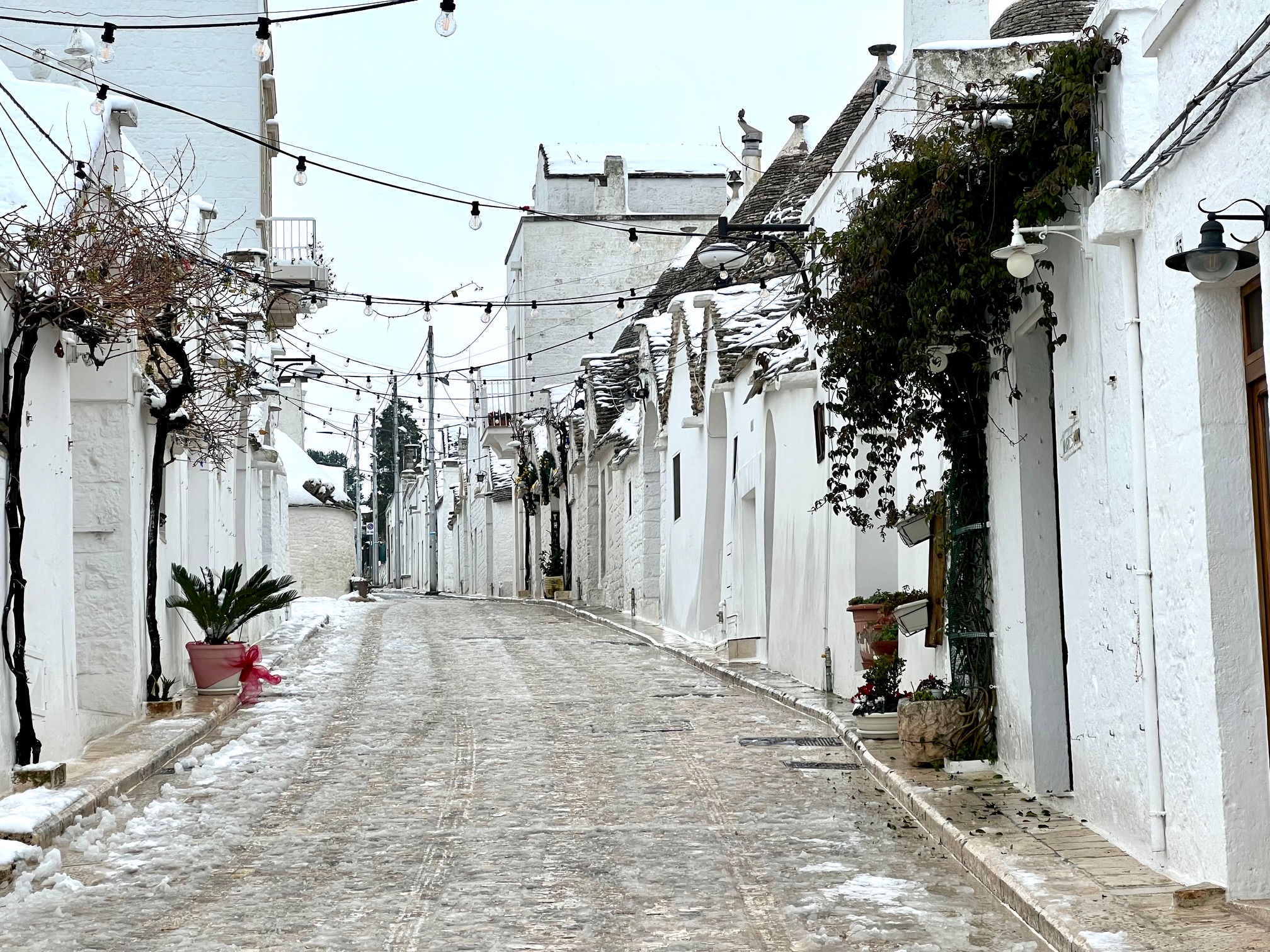 alberobello met sneeuw