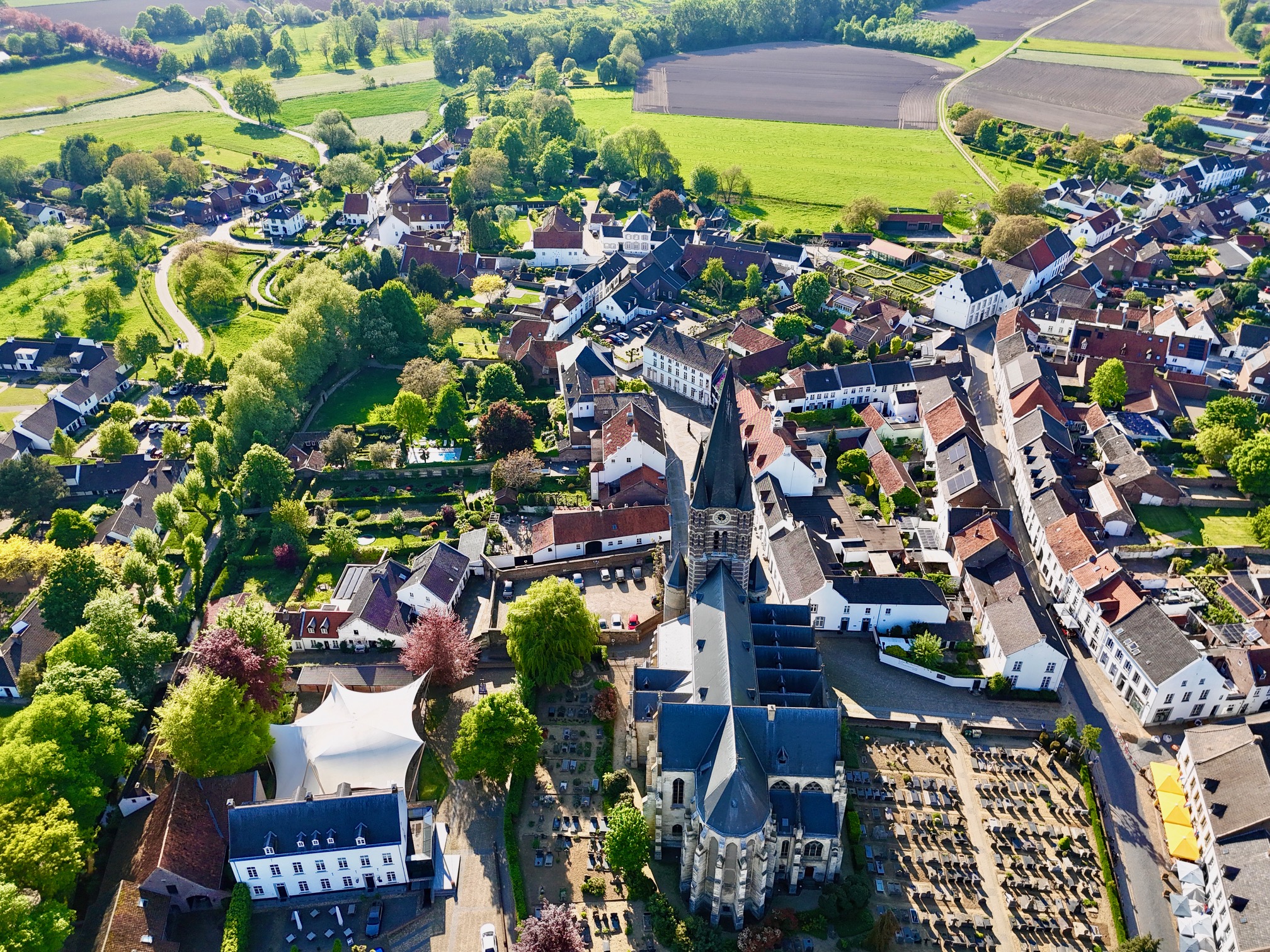 ontdek het witte stadje in Limburg