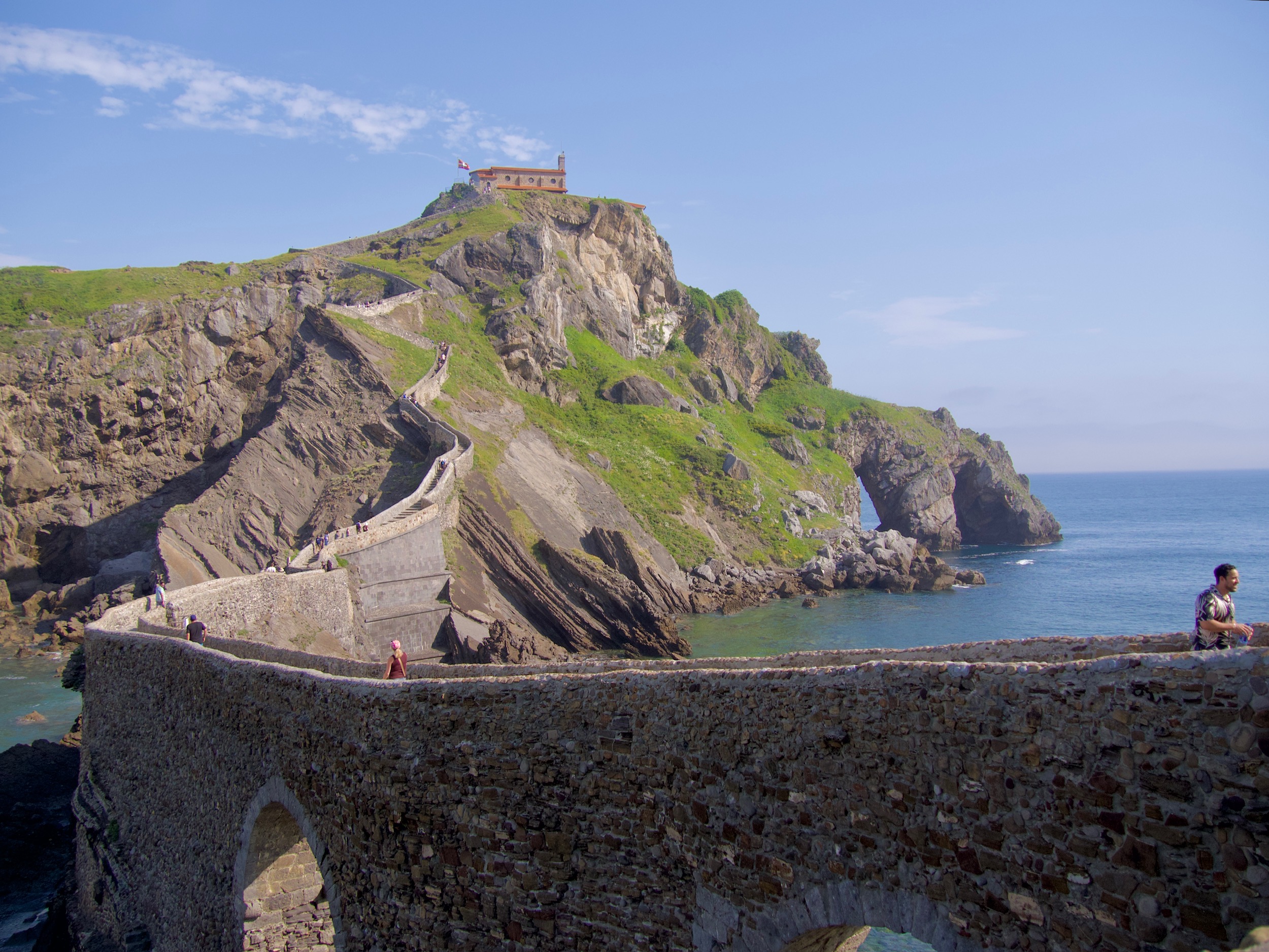 uitkijkpunt met zicht op Ermita de San Juan de Gaztelugatxe