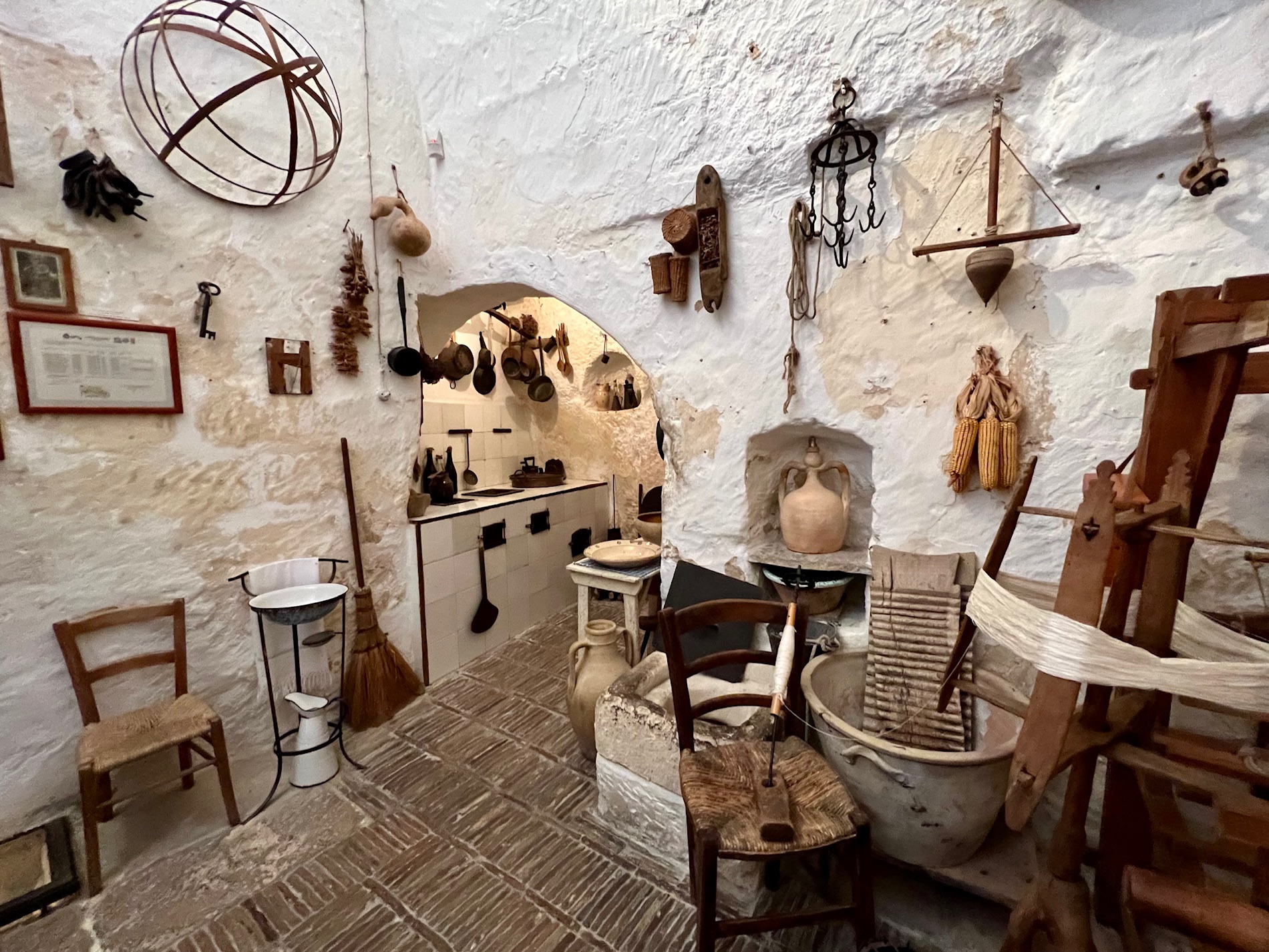 ⁠Casa Grotta di Vico Solitario