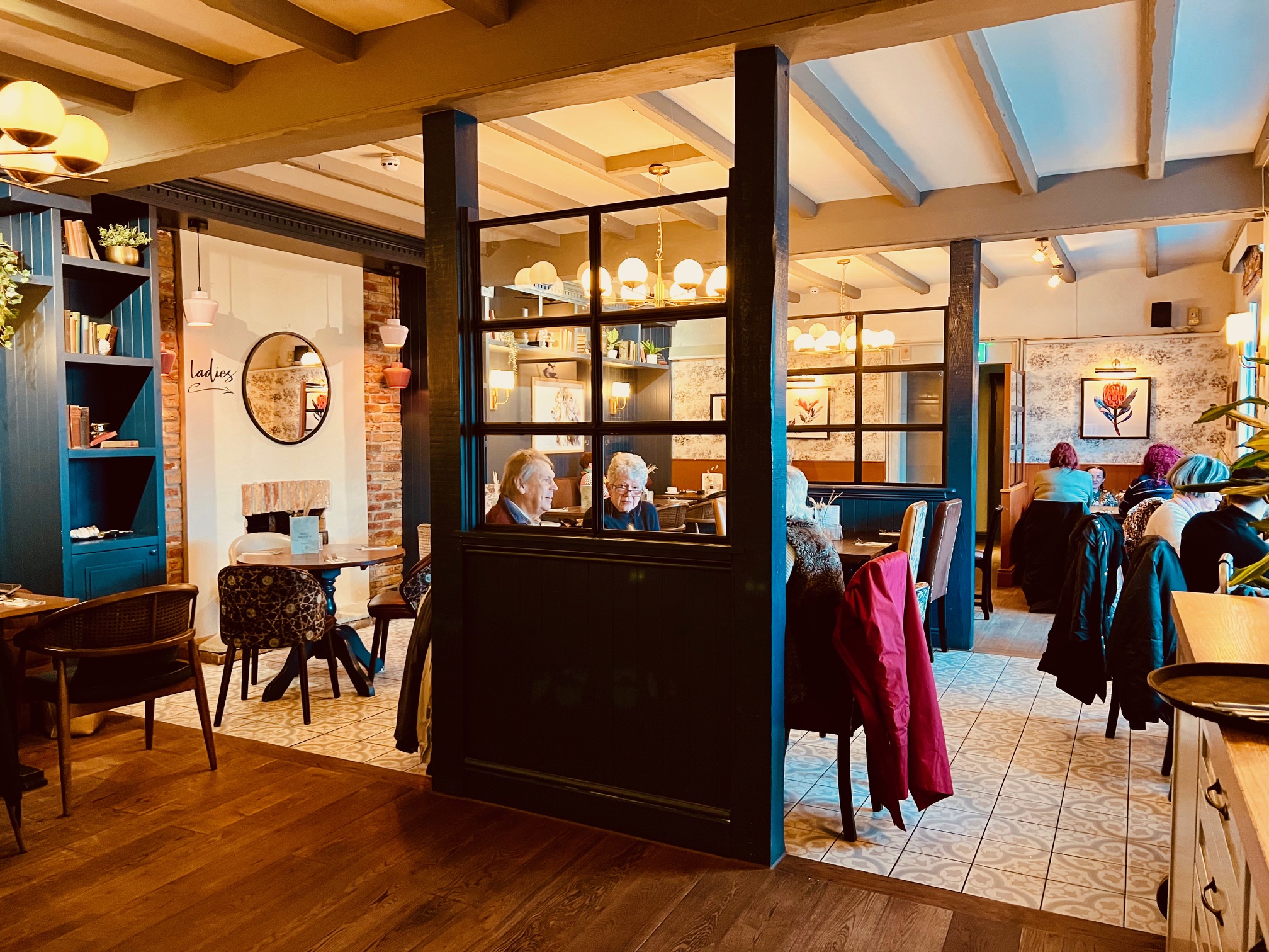 red lion lacock