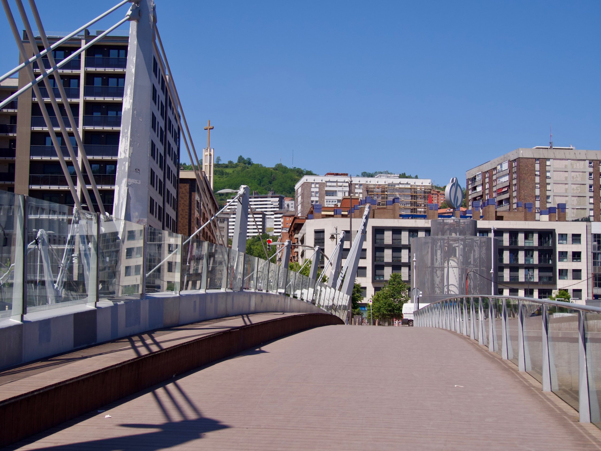 de wandelbrug bij Zorrotzaurre