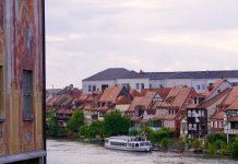 Zicht op de rivier in Bamberg