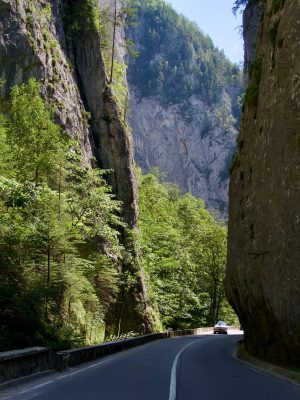 De Bicaz kloof in Roemenië op het smalste punt