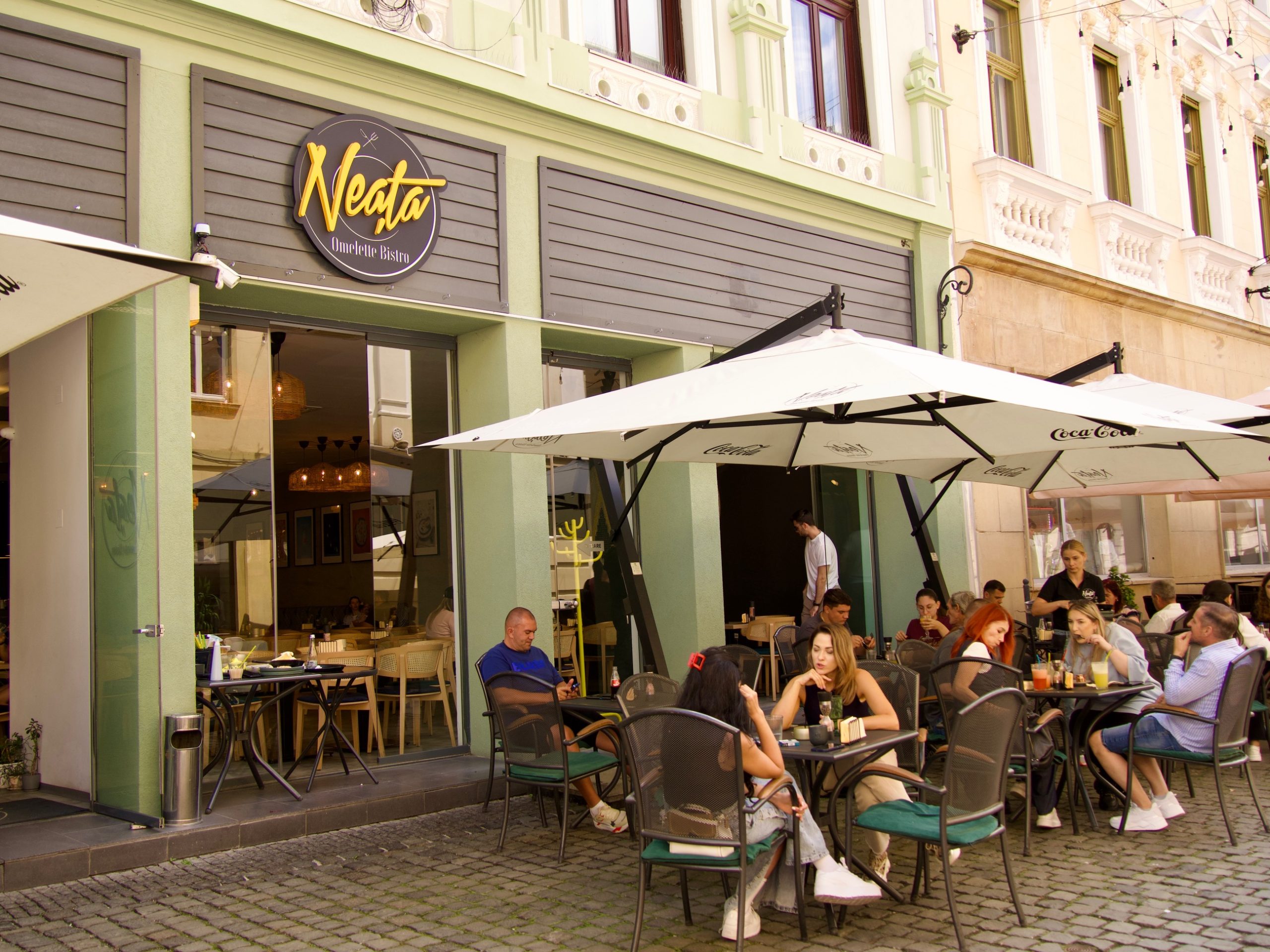 ontbijt op het terras in Timișoara