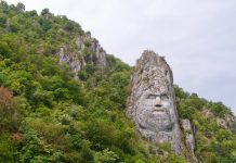 Het rotsbeeld van Decebalus in Roemenië