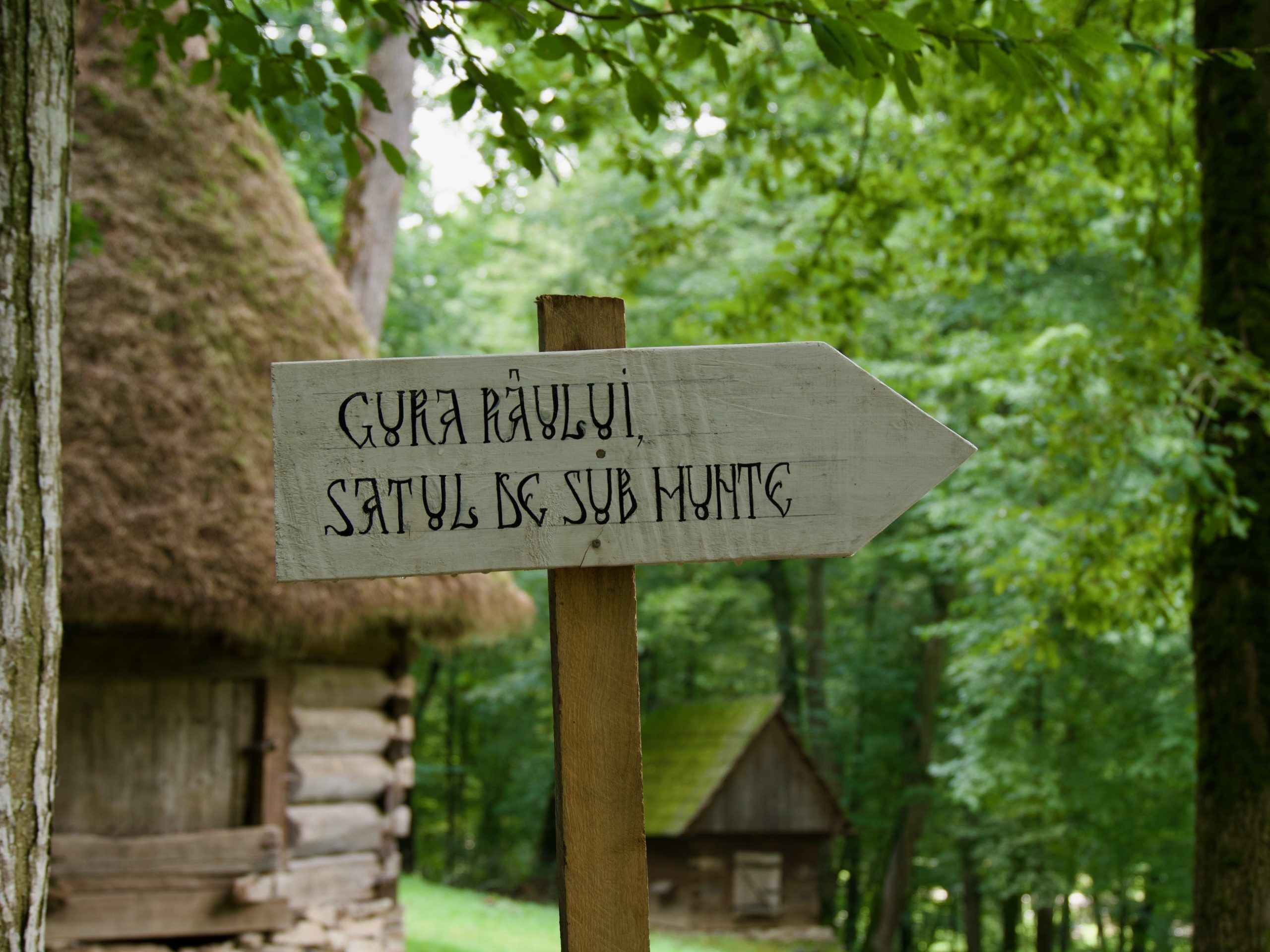 Een bordje in het ASTRA openluchtmuseum in Sibiu