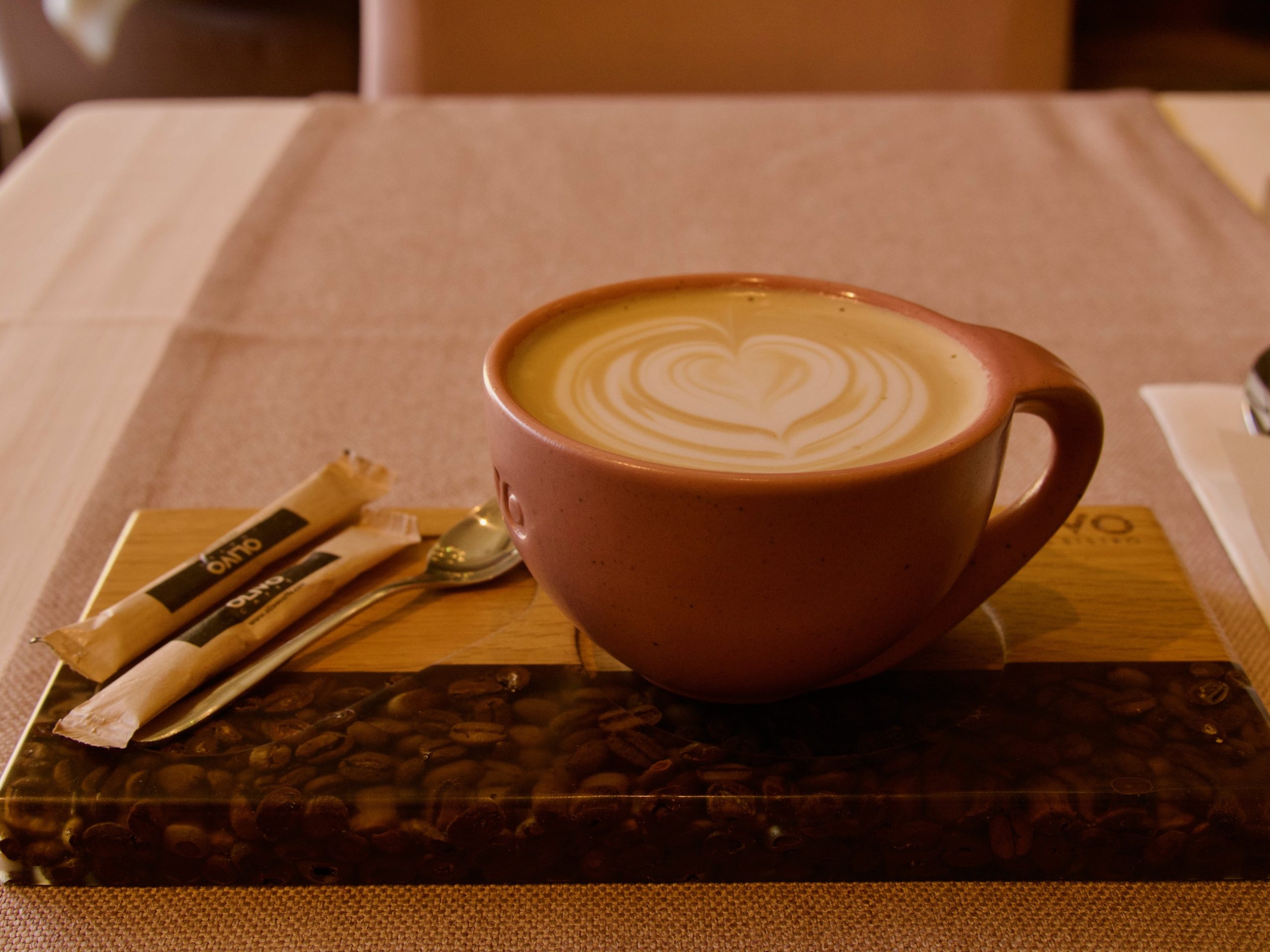 Kop koffie bij olivo bistro in cluj-Napoca