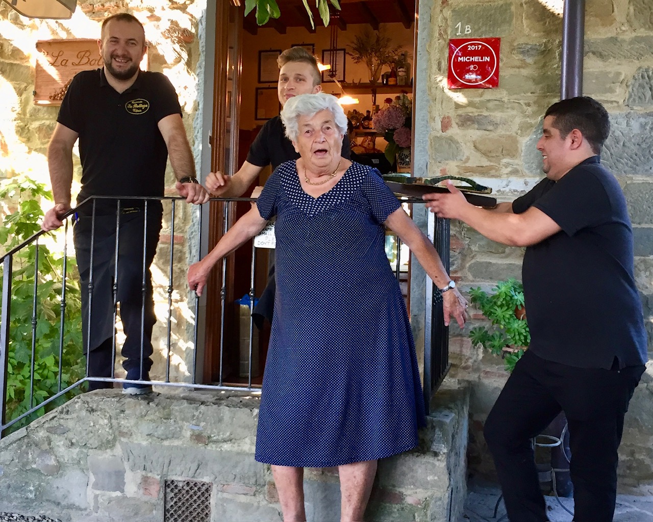 De eigenaresse van La Bottega Volpaia