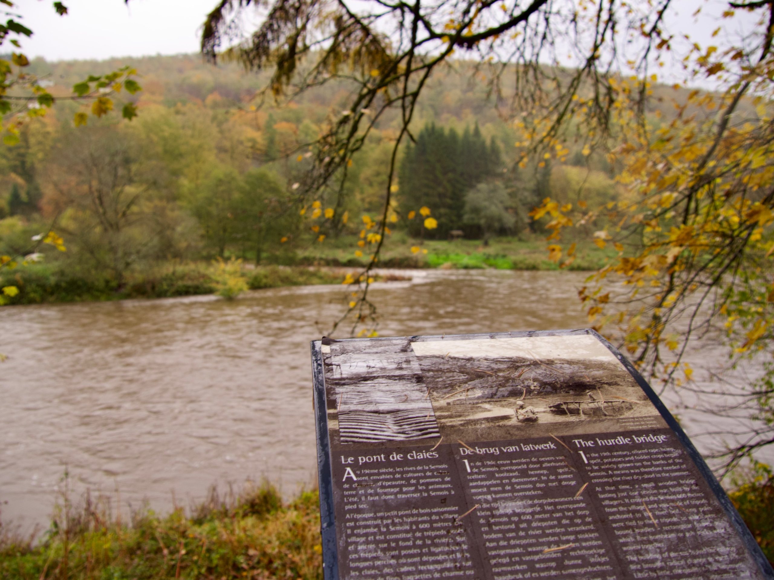 Pont de Claies in de herfst, de brug is weg