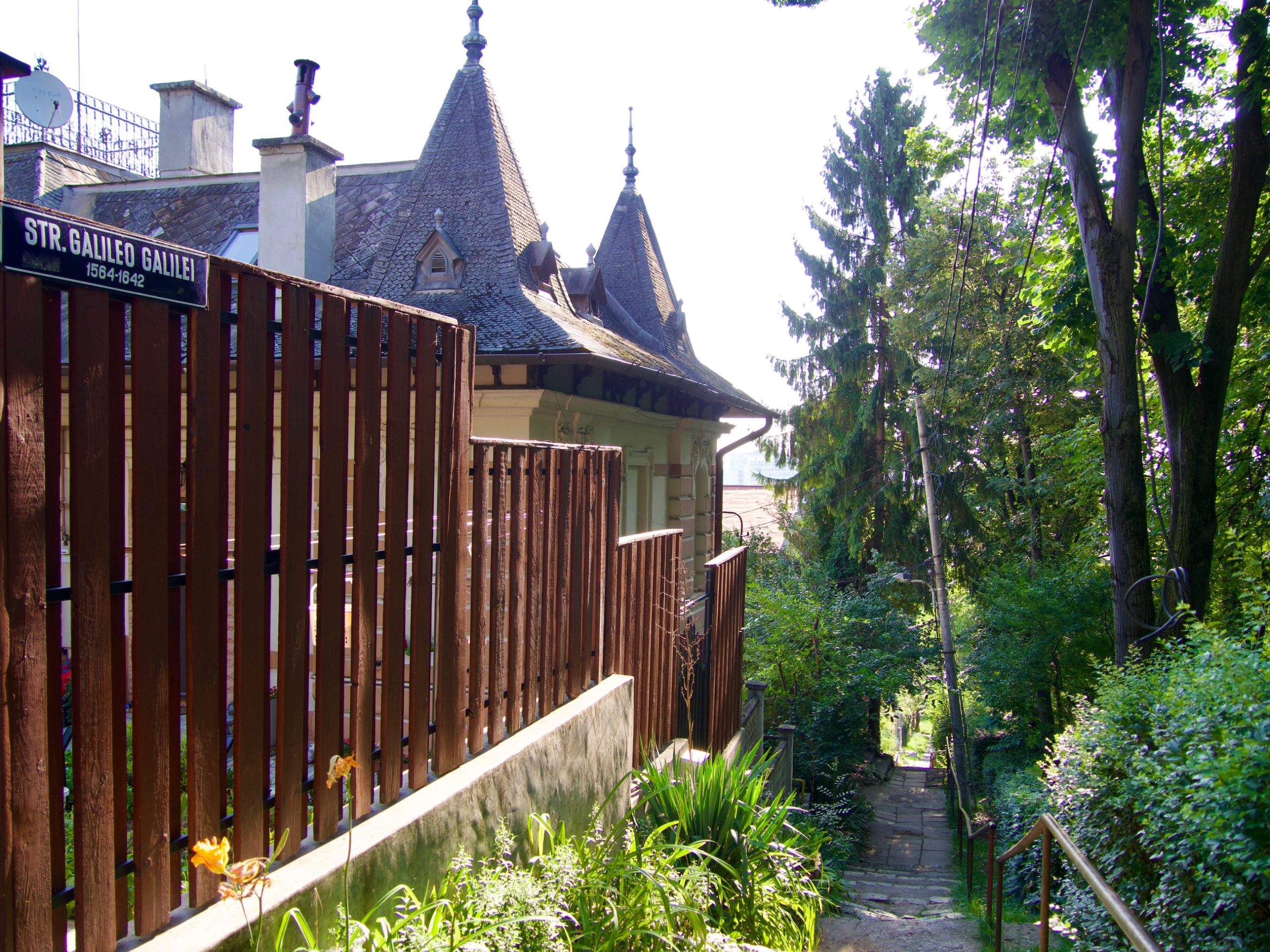 Pad naar de berg voor uitzicht over Cluj-Napoca