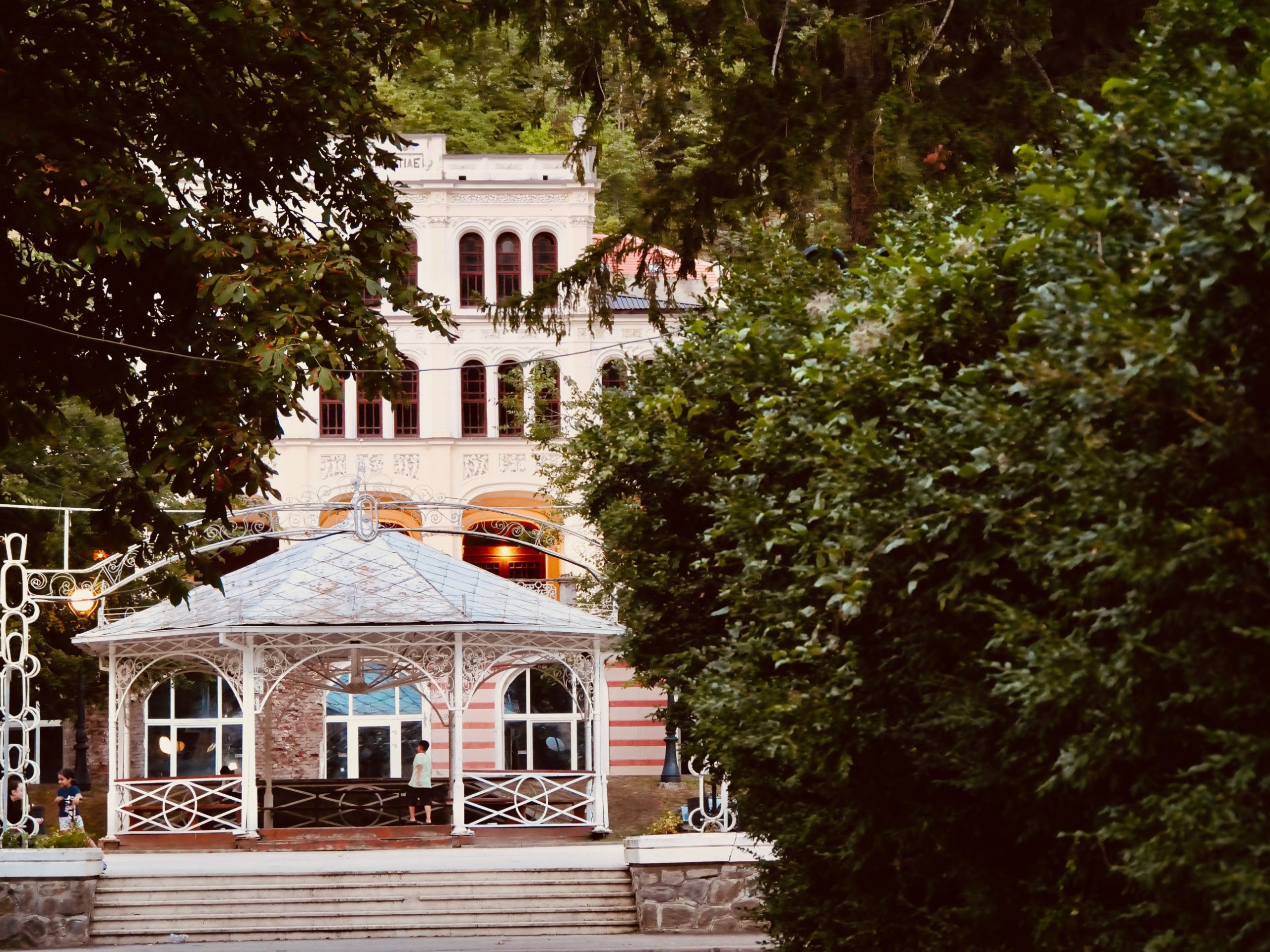 Een prieeltje in Băile Herculane