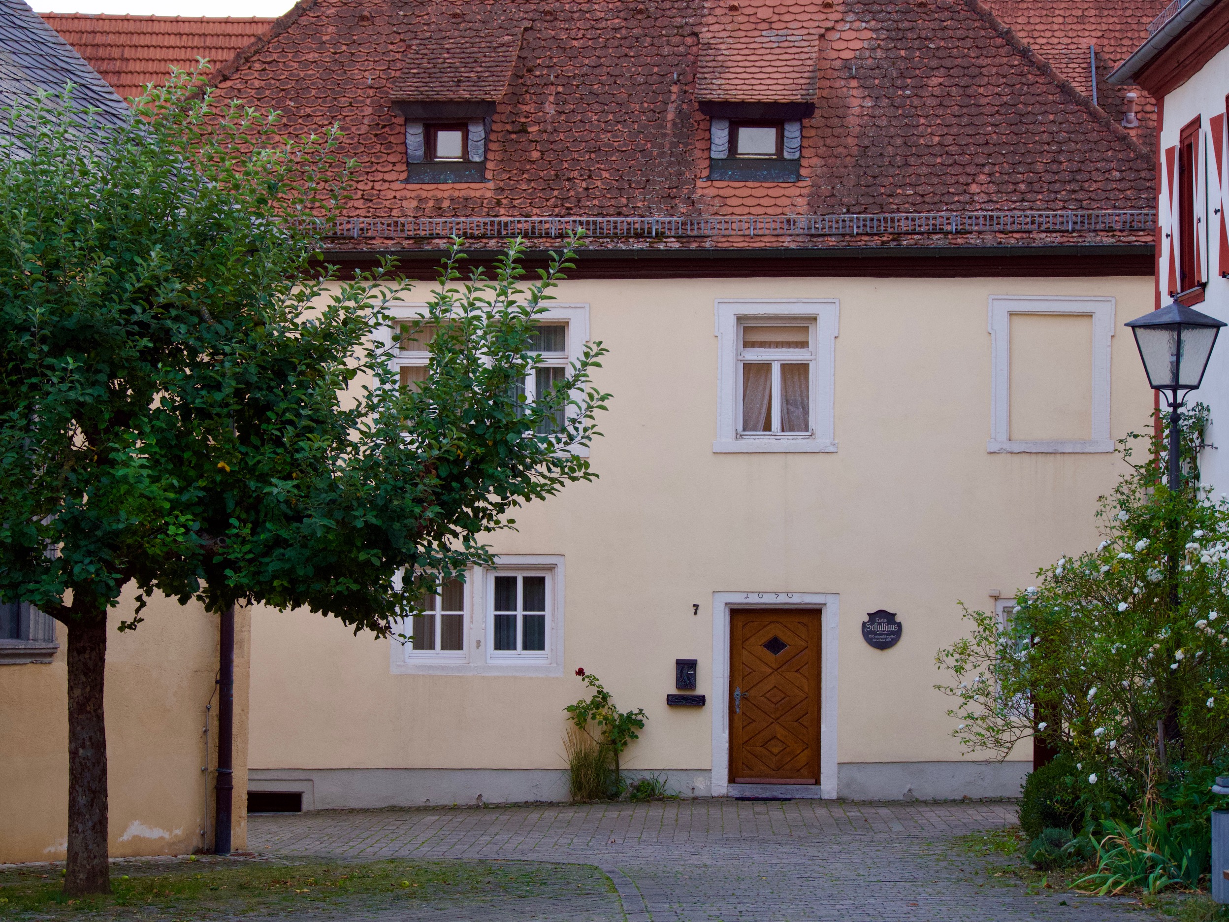 het eerste schulhaus in Randersacker