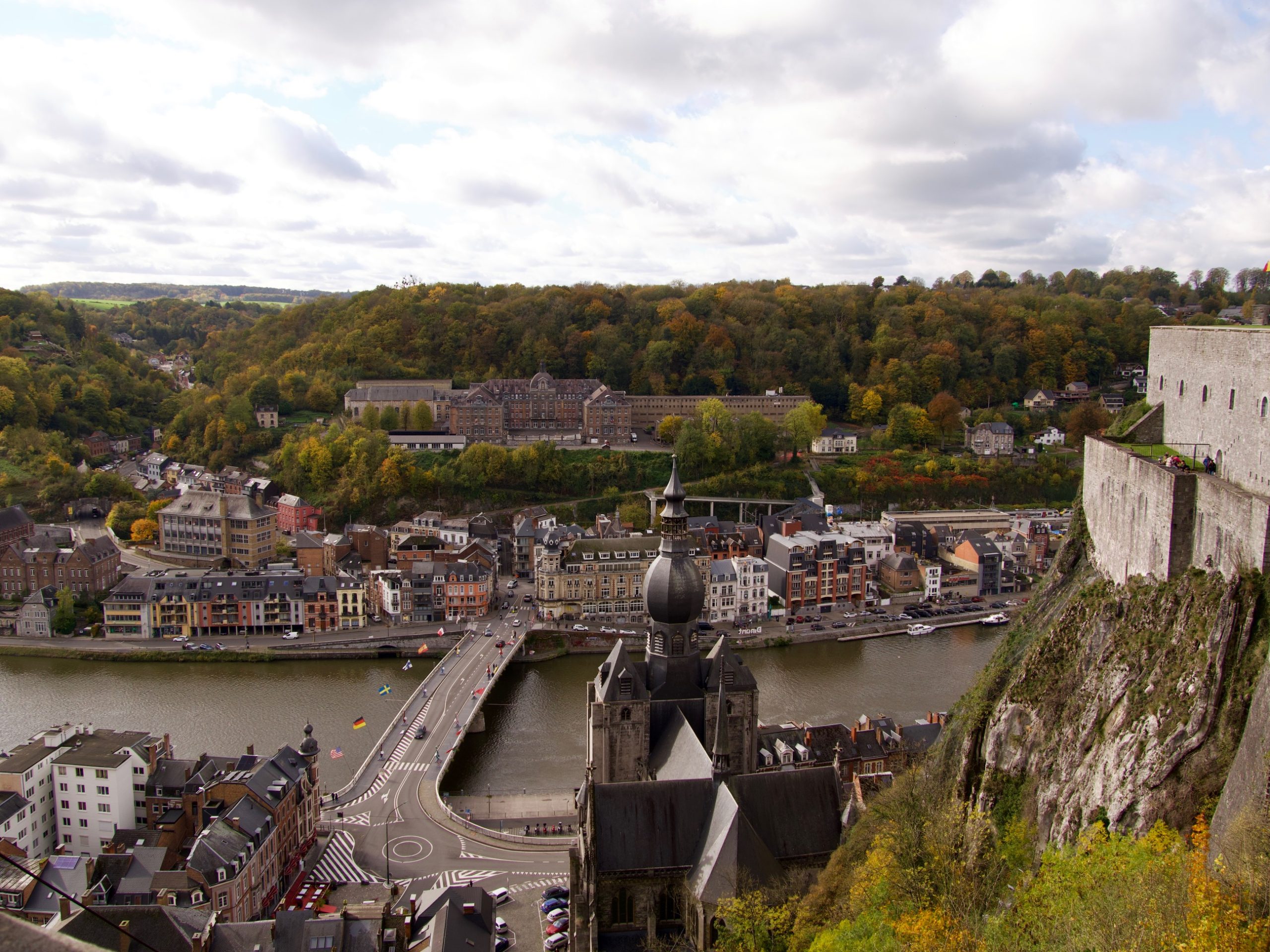 Uitzicht vanaf de citadel in Dinant bij het einde van de kabelbaan