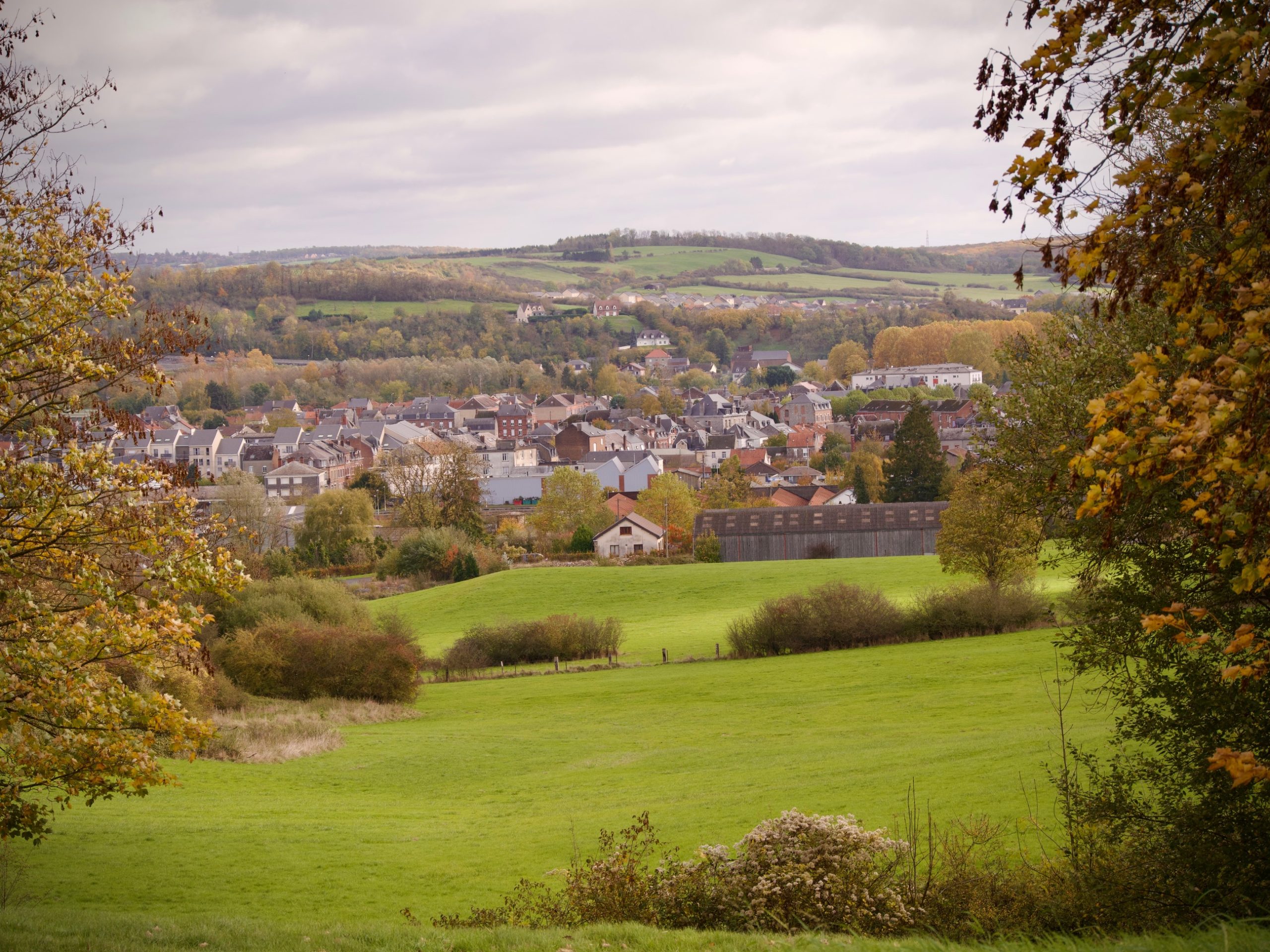 Uitzicht op Givet en de Maasvallei vanaf het Fort