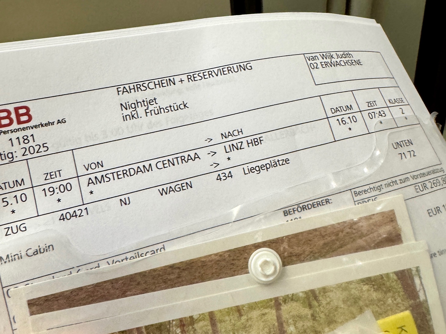 De treintickets voor de nachttrein naar Oostenrijk