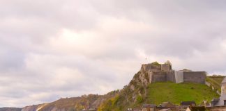 Wandelen langs de maas in Givet