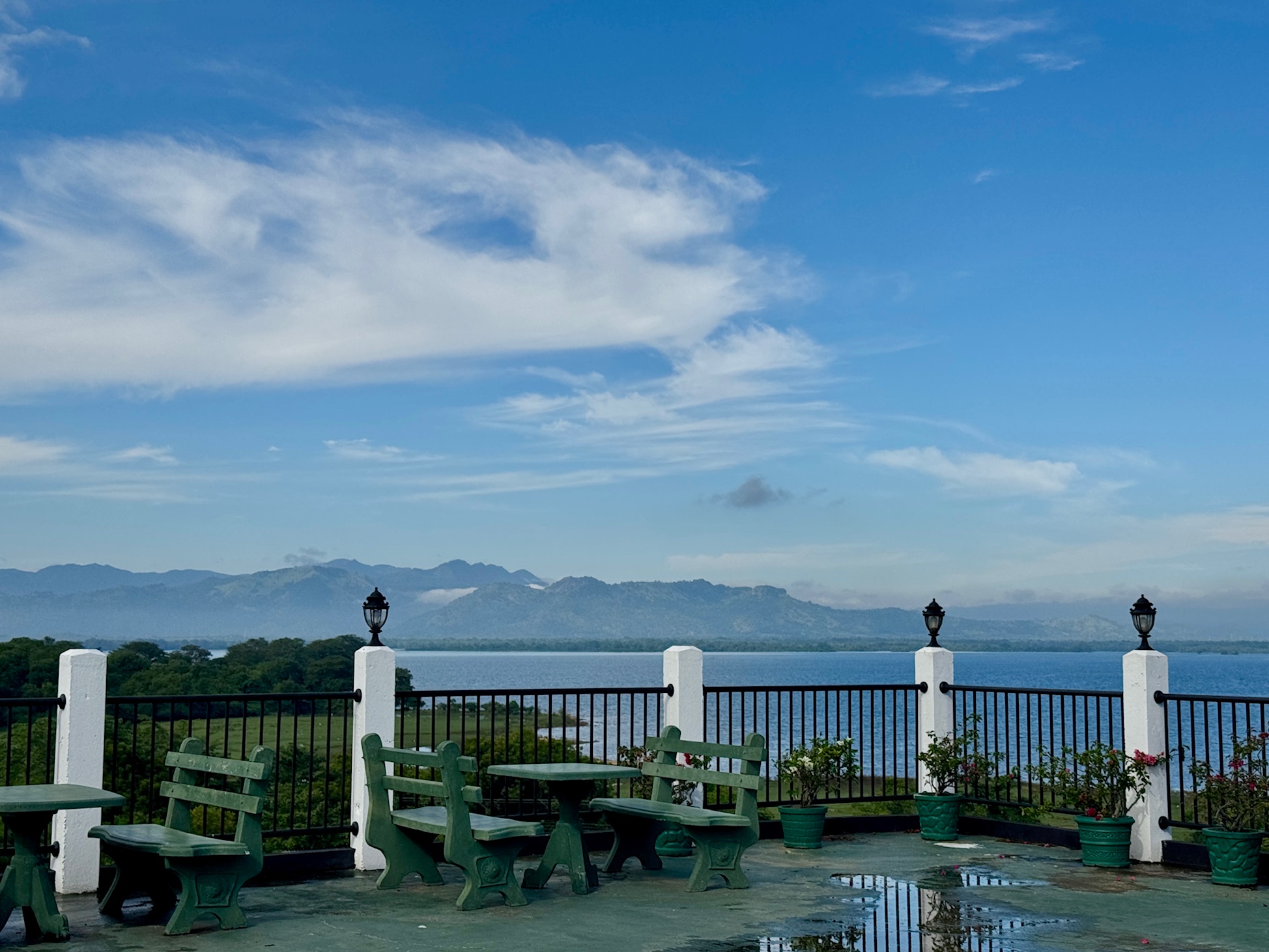Het Rooftop terras bij hotel centauria Sri Lanka