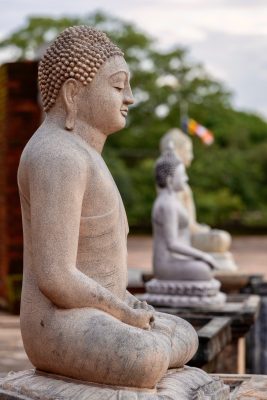 Boeddha's in de heilige stad van Anuradhapura