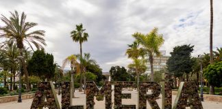 Almeria: de Spaanse stad die bijna niemand kent (en waar ik voor terugga) letters Almeria