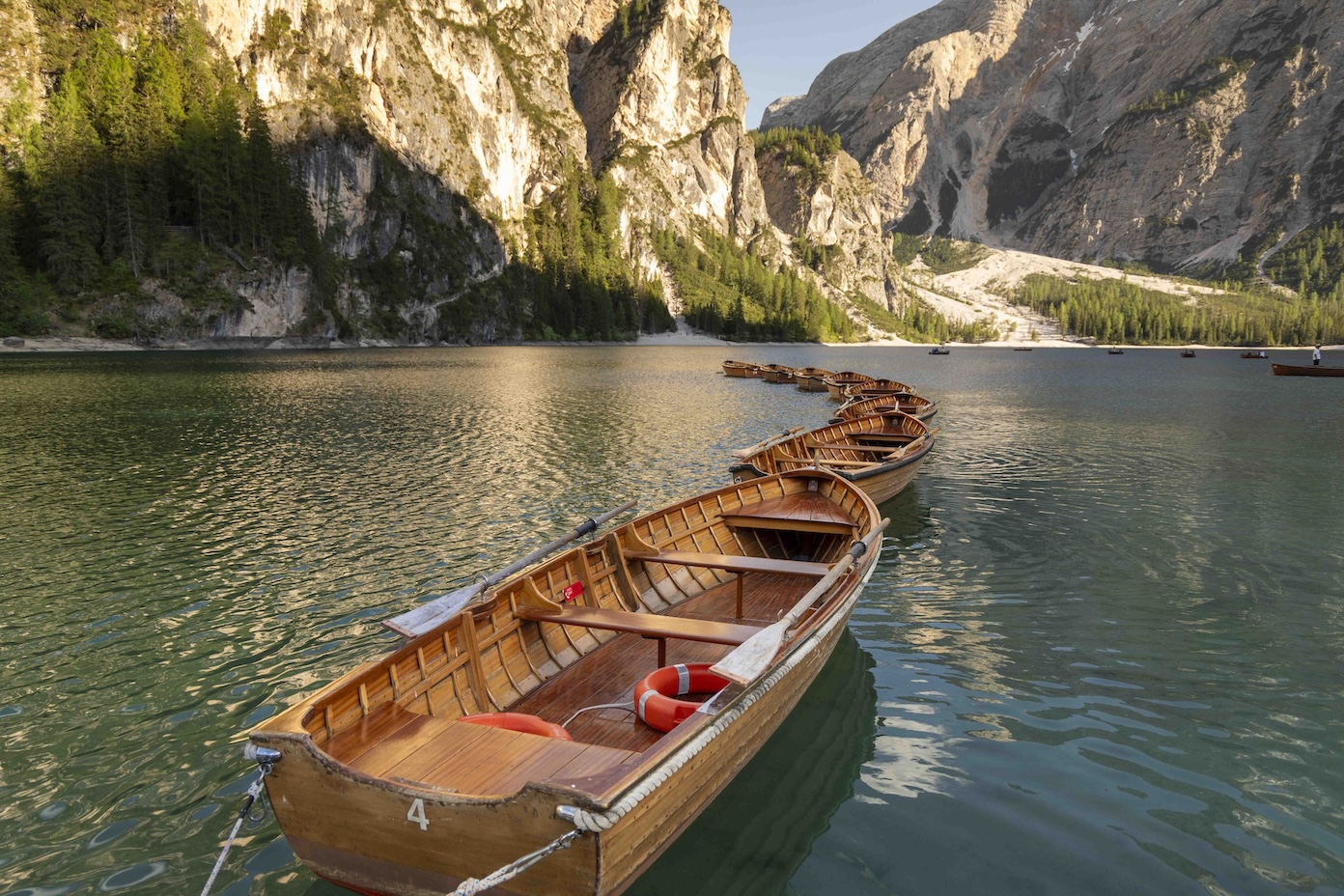 Lago di Braies en de bootjes