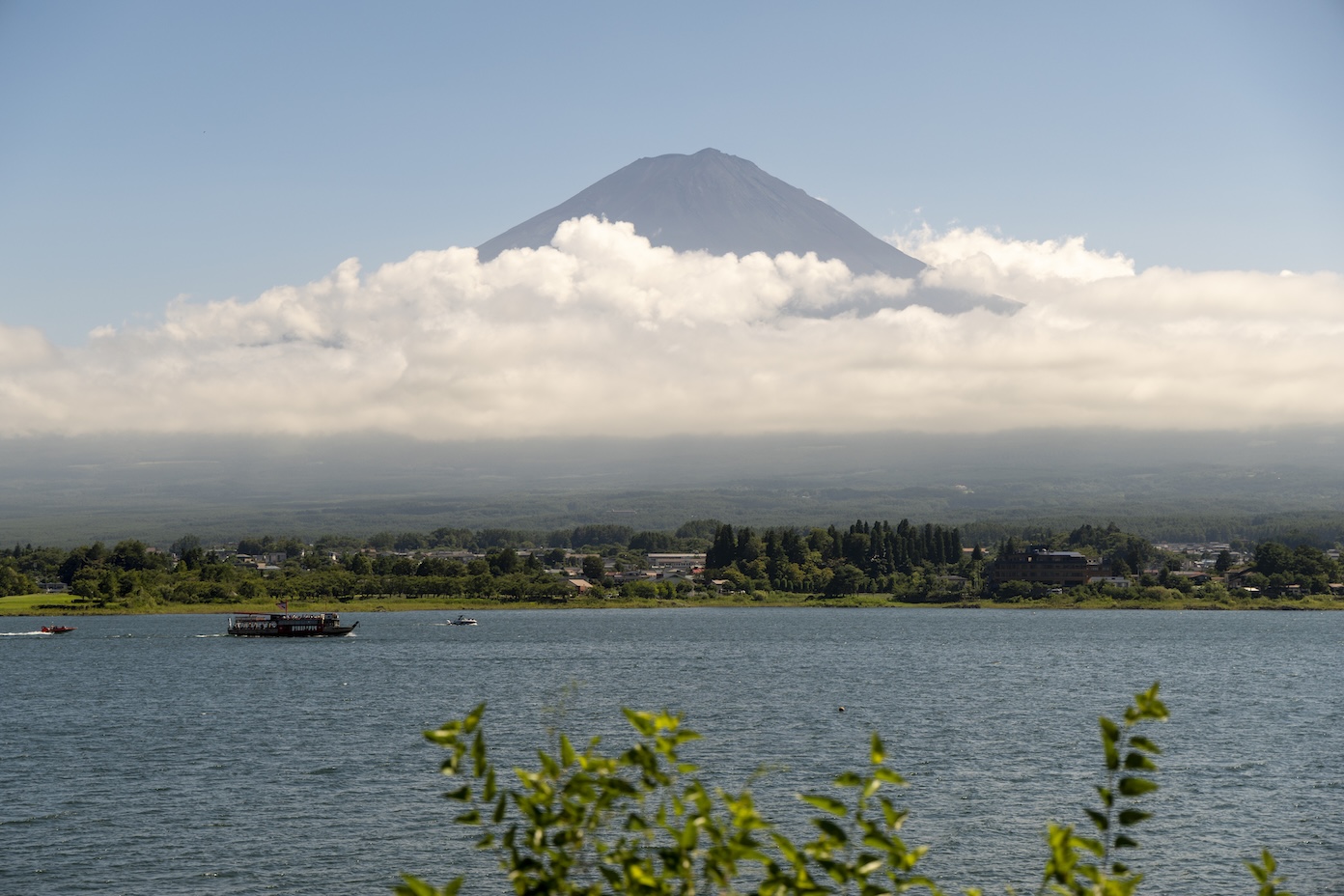 Mount Fuji bij een meer