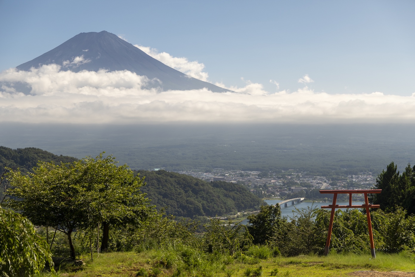 hidden gem rode poortjes en Mount Fuji