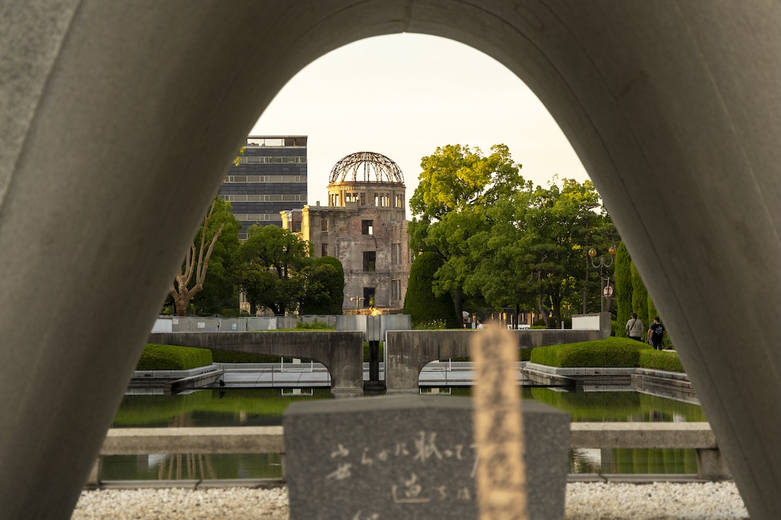 Eternal Flame èn de A-Bomb Dome in 1 lijn gezien