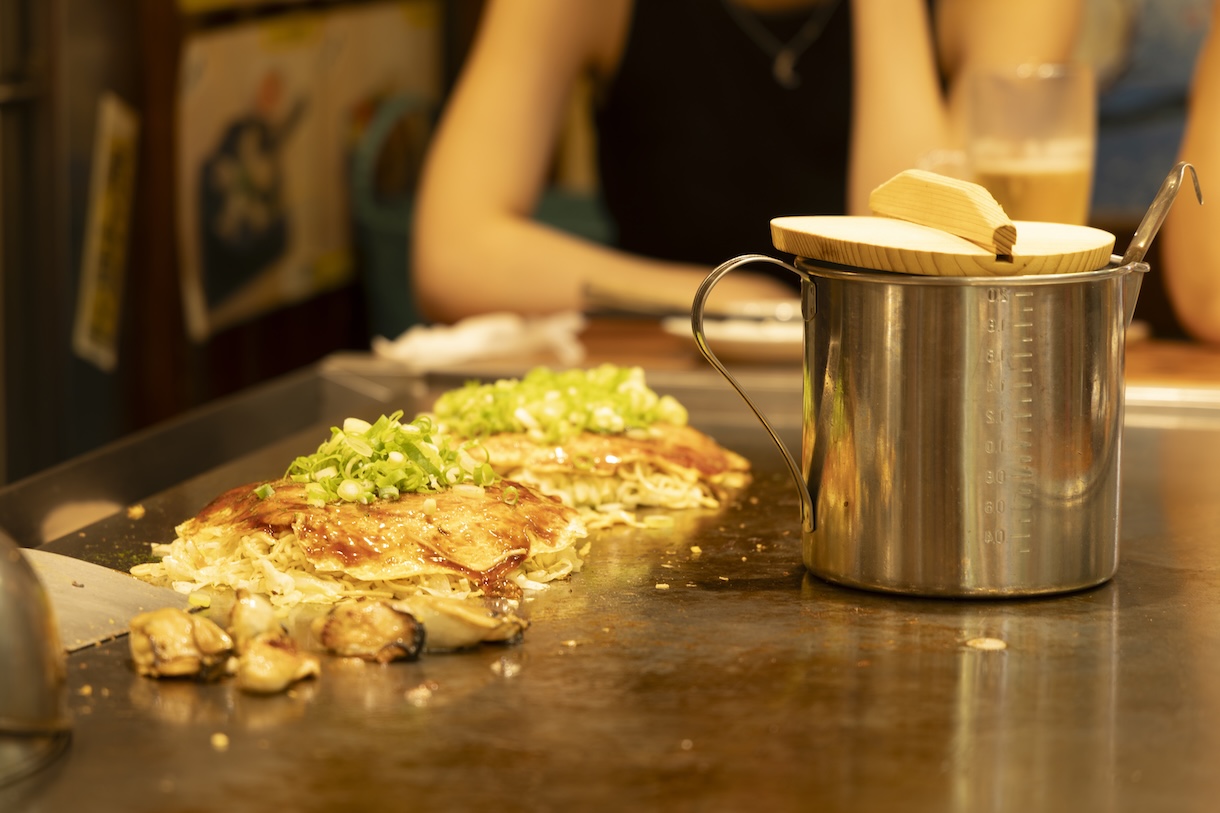 Okonomiyaki op de bakplaat