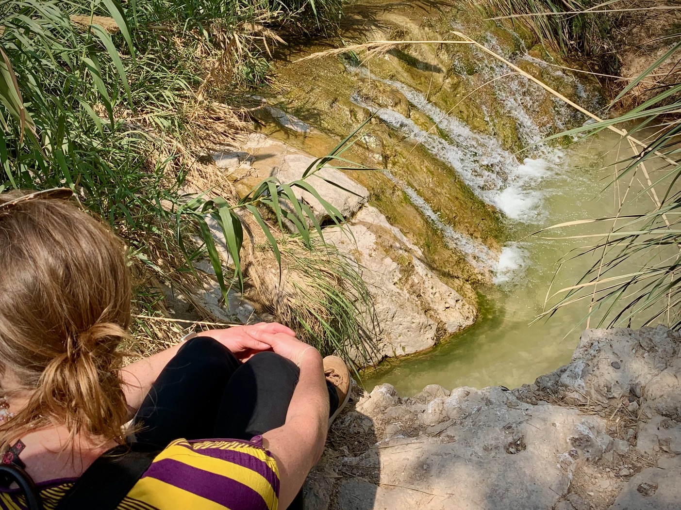 Een watervalletje langs de wandeling in Ein Gedi