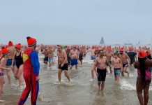 Nieuwjaarsduik wereldwijd: 8 plekken voor een frisse start De nieuwjaarsduik in Scheveningen